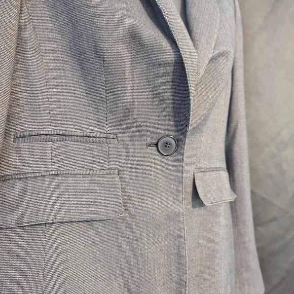 Anne Klein Gray Blazer with Structured Shoulders - Picture 2 of 5